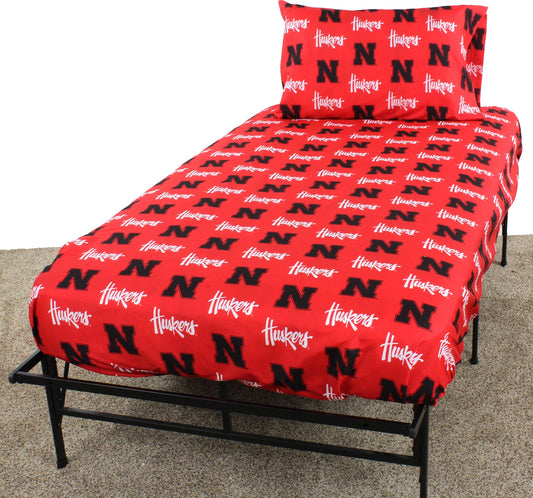 Everything Comfy Nebraska Cornhuskers Full Sized 4 Piece Sheet Set Team Color Background 1 Flat Sheet 1 Fitted Sheet 2 Pillowcases